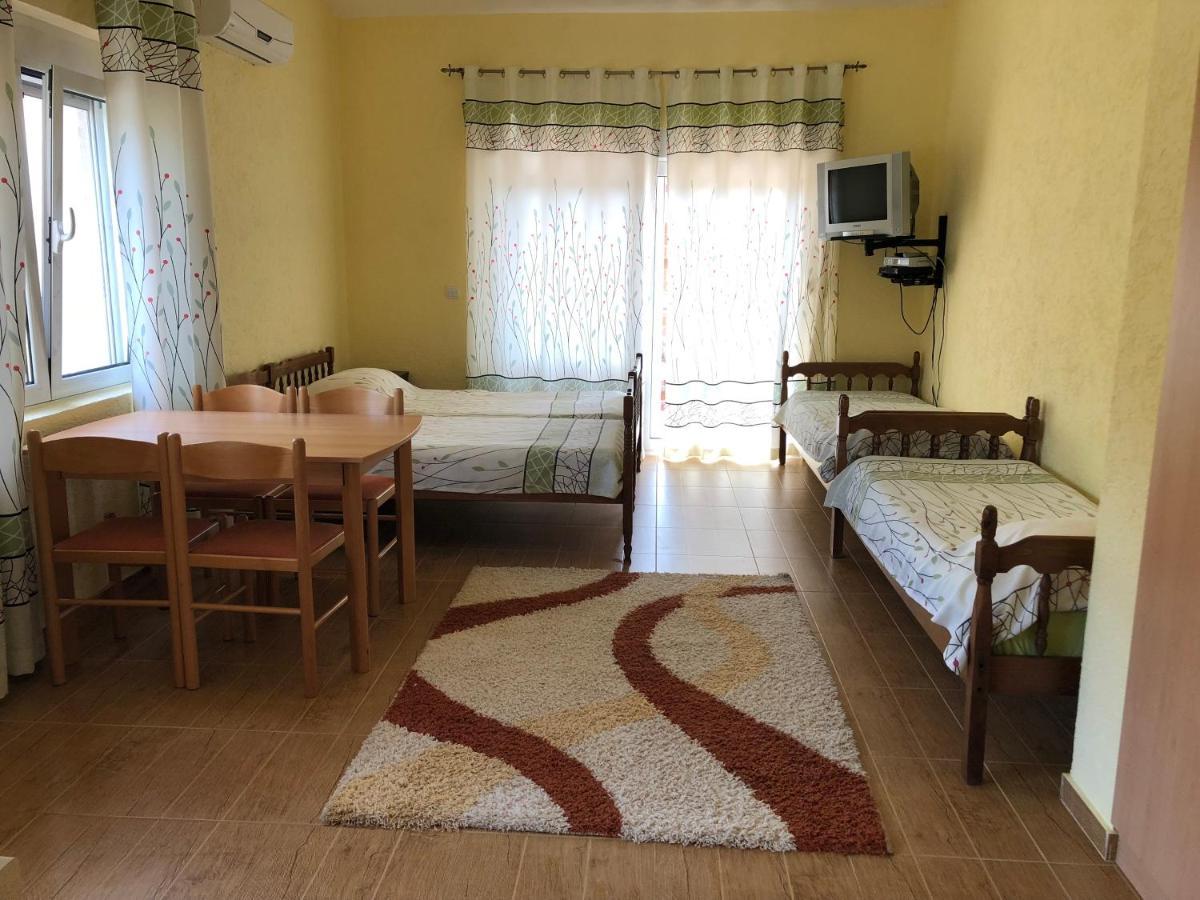 Apartments Delcheva Utjeha Ngoại thất bức ảnh