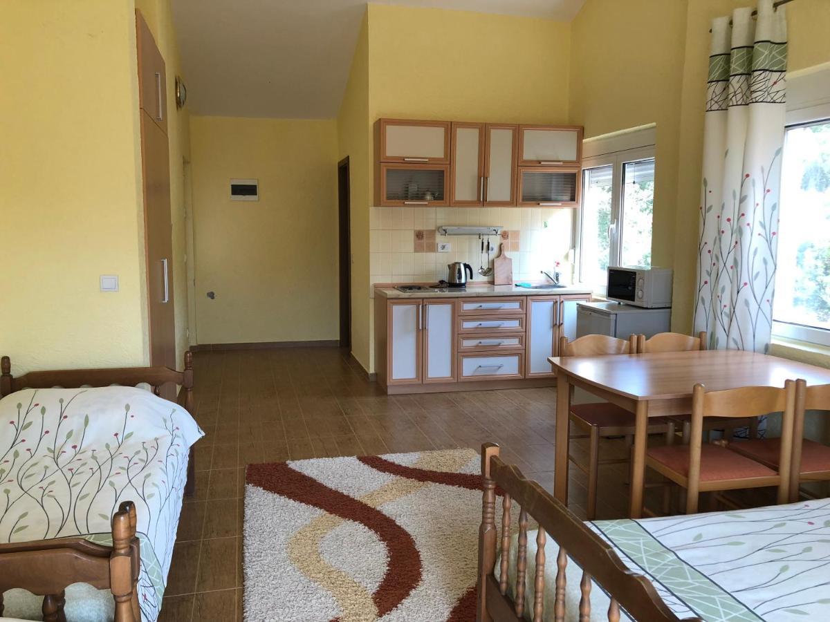 Apartments Delcheva Utjeha Ngoại thất bức ảnh
