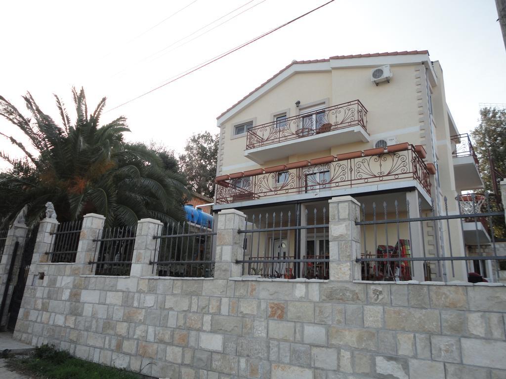 Apartments Delcheva Utjeha Ngoại thất bức ảnh